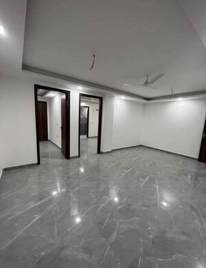 Room in 3 BHK Builder Floor at Chattarpur – for Rent