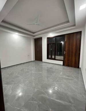 Room in 3 BHK Builder Floor at Chattarpur – for Rent