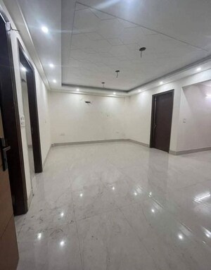 Room in 3 BHK Builder Floor at Chattarpur – for Rent