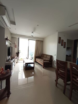 Team Area in 2 BHK Apartment at Hiranandani Highland, Powai – for Rent