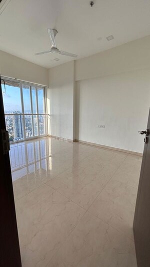 Room in 2 BHK Apartment at Parel – for Rent