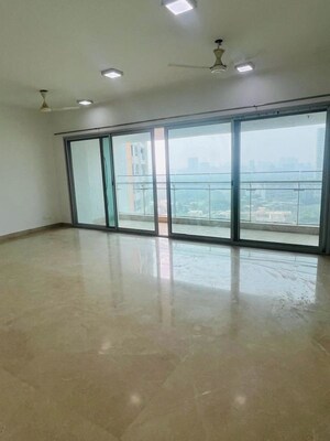 Room in 2 BHK Apartment at DB Woods, Goregaon East – for Rent