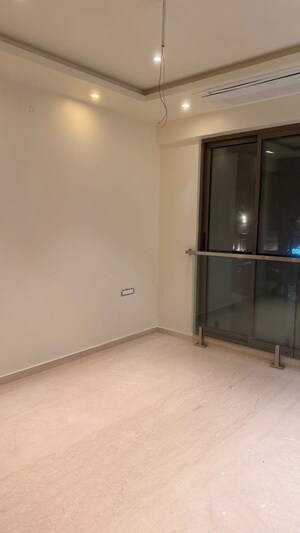 Room in 2 BHK Apartment at Adani Ten BKC, Bandra East – for Rent