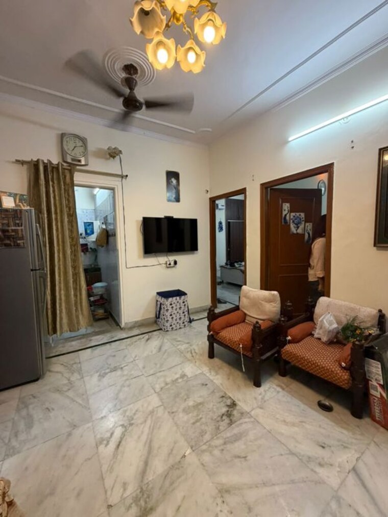 Living Room, green fields colony 2 Bedroom 100 Sq.Yd. Builder Floor In Green Fields Colony Faridabad 10627678