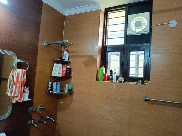  Parking, green fields colony 2 Bedroom 100 Sq.Yd. Builder Floor In Green Fields Colony Faridabad 10627678