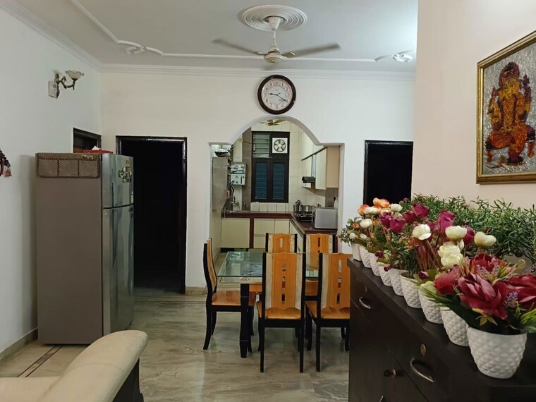 Team Area, green fields colony 2 Bedroom 100 Sq.Yd. Builder Floor In Green Fields Colony Faridabad 10627678