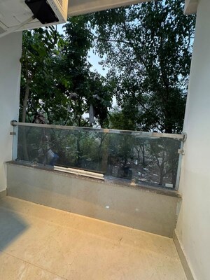 Swimming Pool in 1 BHK Apartment at Chattarpur – for Rent
