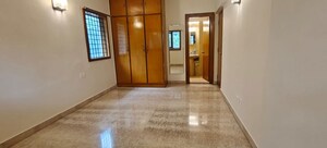 Room in 3 BHK Apartment at Halasuru – for Rent