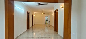 Room in 3 BHK Apartment at Halasuru – for Rent