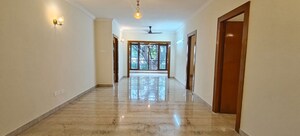 Room in 3 BHK Apartment at Halasuru – for Rent