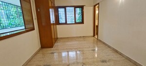 Room in 3 BHK Apartment at Halasuru – for Rent