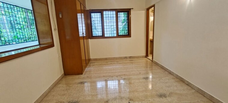 Room, halasuru 3 Bedroom 1700 Sq.Ft. Apartment In Halasuru Bangalore 10627700