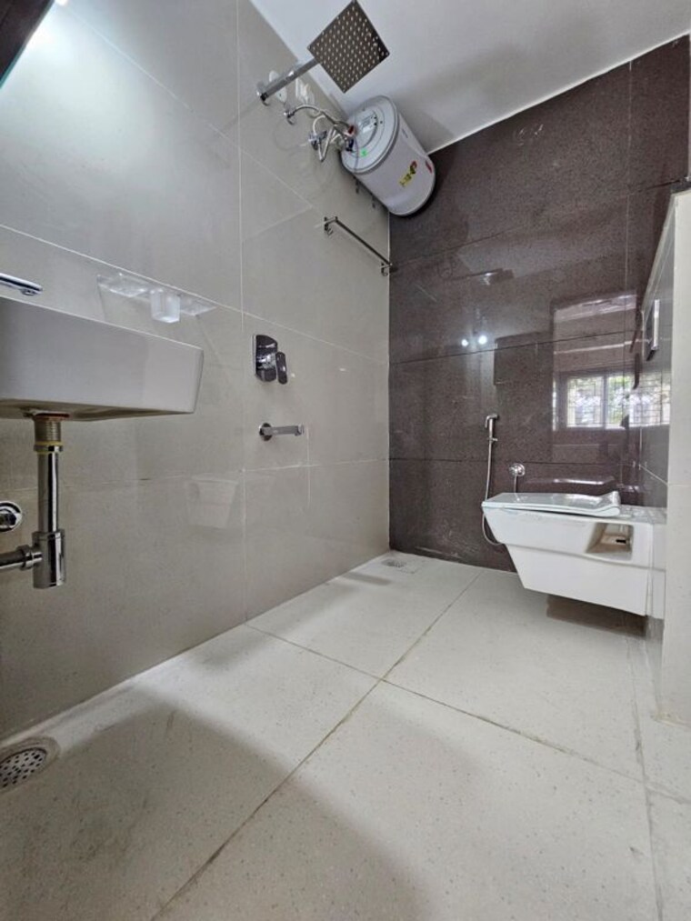 Bathroom, halasuru 2 Bedroom 1200 Sq.Ft. Apartment In Halasuru Bangalore 10627707