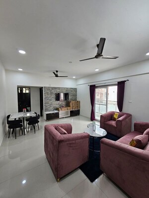 Bedroom in 2 BHK Apartment at Halasuru – for Rent