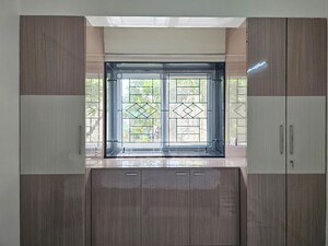 Room in 2 BHK Apartment at Halasuru – for Rent