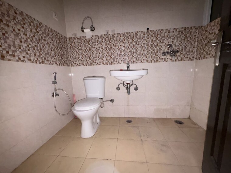 Bathroom, jm-florence 2.5 Bedroom 1206 Sq.Ft. Apartment In Tech Zone 4 Greater Noida Greater Noida 10627709