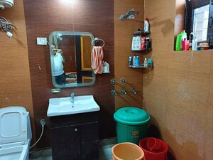 Furnished Amenities in 3 BHK Builder Floor at Green Fields Colony – for Sale