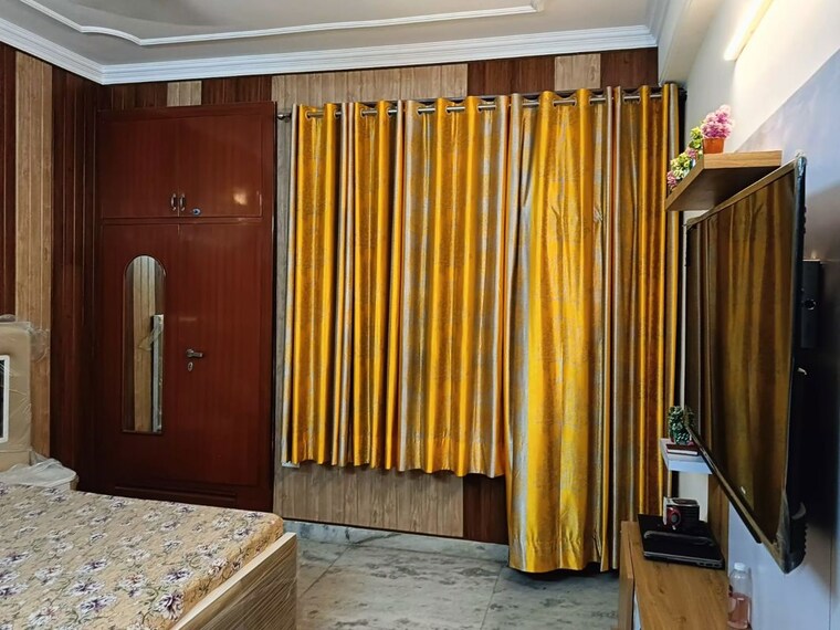 Bedroom, green fields colony 3 Bedroom 150 Sq.Yd. Builder Floor In Green Fields Colony Faridabad 10627736