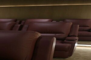 Living Room in 4 BHK Apartment at Mirchandani Triton, Santacruz West – for Sale