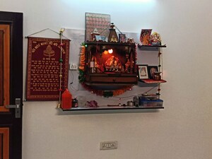 Furnished Amenities in 3 BHK Builder Floor at Ashoka Enclave – for Sale