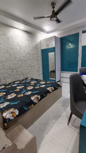 Bedroom in 3.5 BHK Apartment at Shalimar Belvedere Court, Gomti Nagar – for Rent