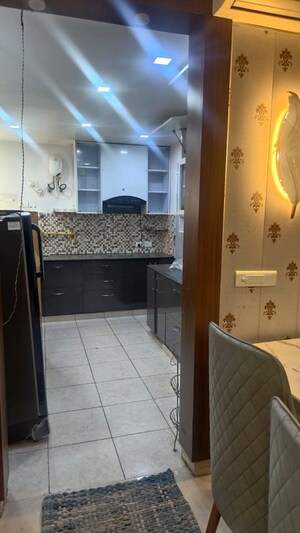 Kitchen in 3.5 BHK Apartment at Shalimar Belvedere Court, Gomti Nagar – for Rent
