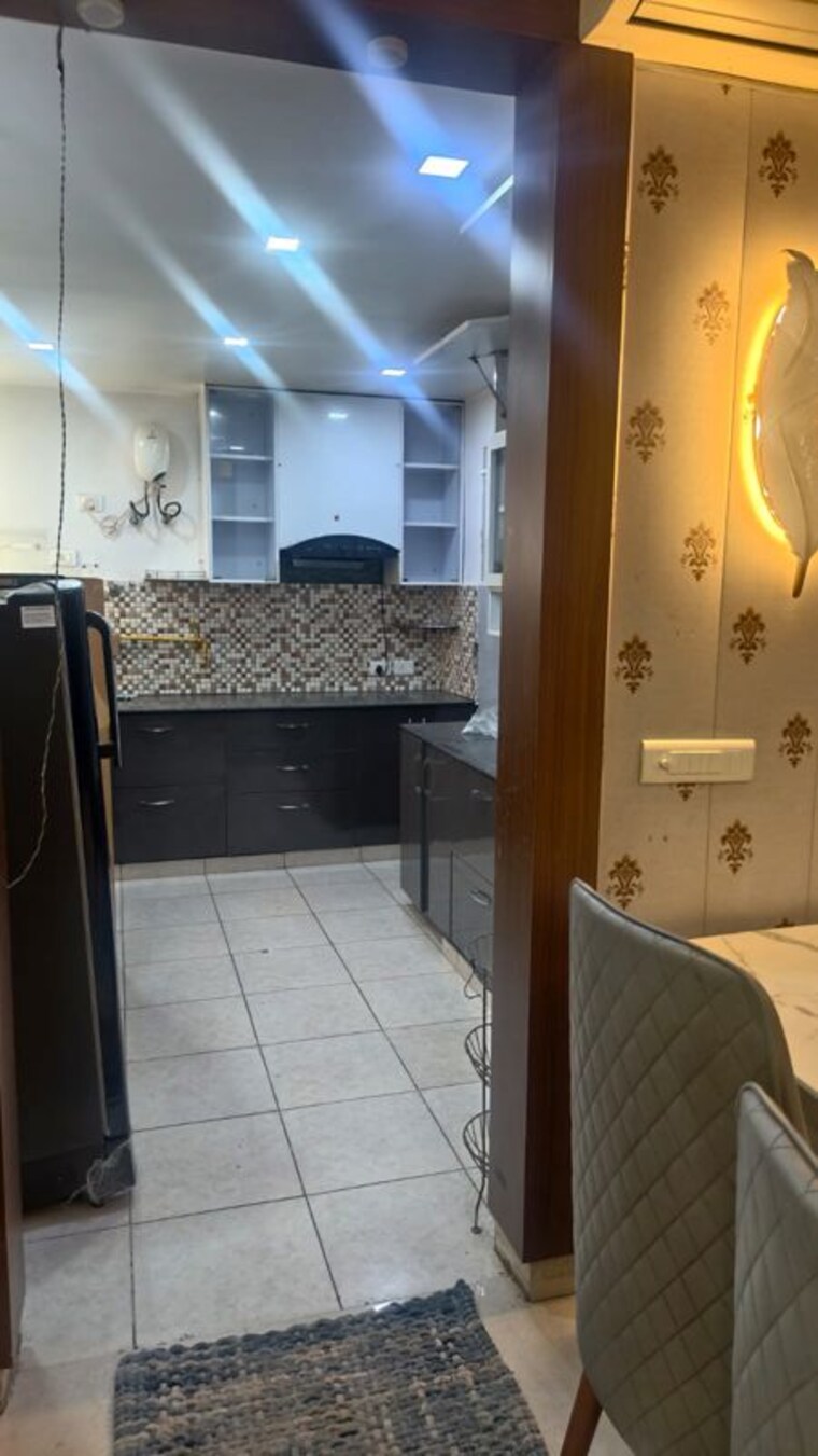 Kitchen, shalimar-belvedere-court 3.5 Bedroom 2150 Sq.Ft. Apartment In Gomti Nagar Lucknow 10627747