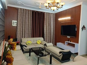 Team Area in 3 BHK Builder Floor at Green Fields Colony – for Sale