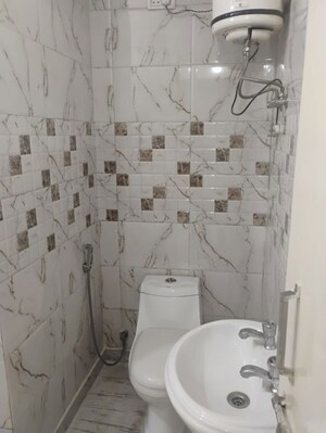 Bathroom in 1 RK Builder Floor at Sector 52 – for Rent