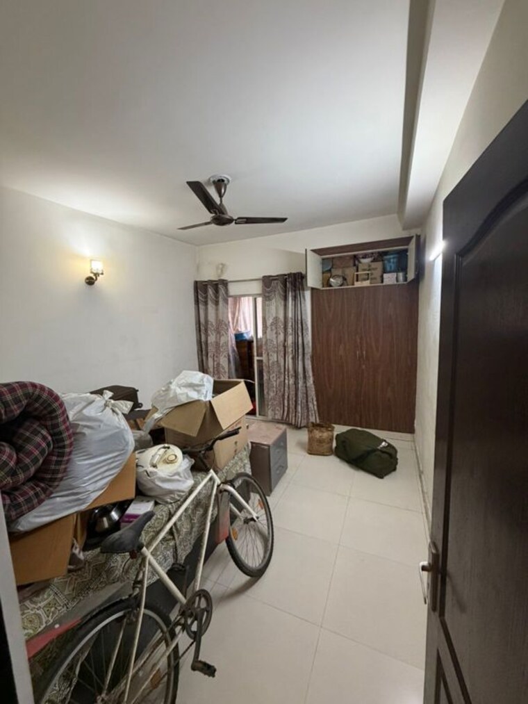 Team Area, amrapali-silicon-city 2.5 Bedroom 1180 Sq.Ft. Apartment In Sector 76 Noida 10627814