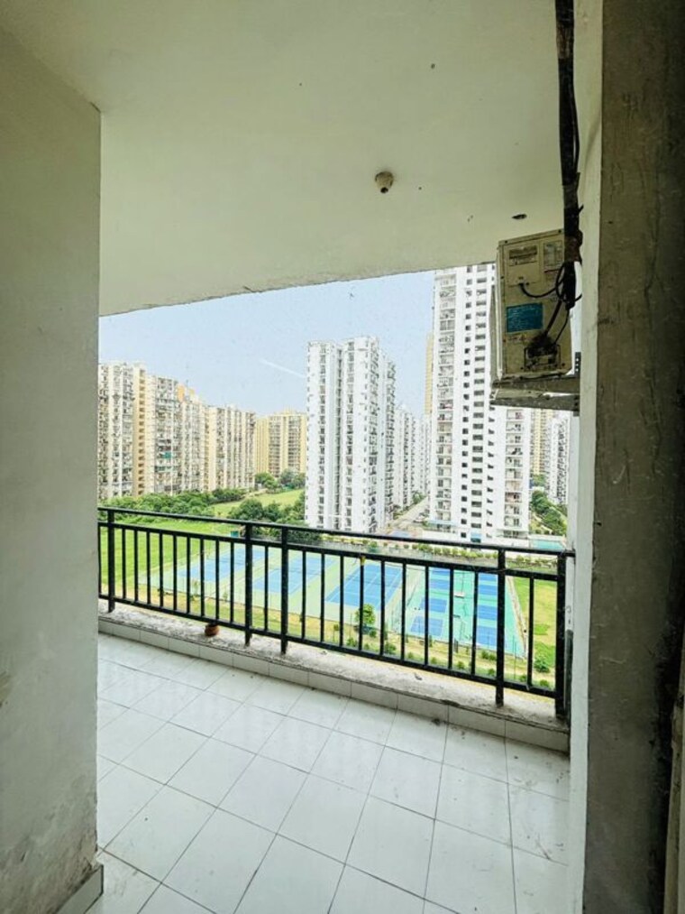 Balcony, amrapali-silicon-city 3 Bedroom 1835 Sq.Ft. Apartment In Sector 76 Noida 10627817