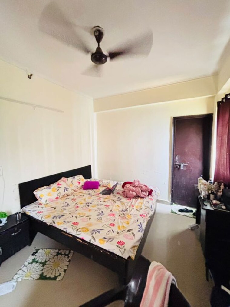 Bedroom, amrapali-silicon-city 3 Bedroom 1835 Sq.Ft. Apartment In Sector 76 Noida 10627817