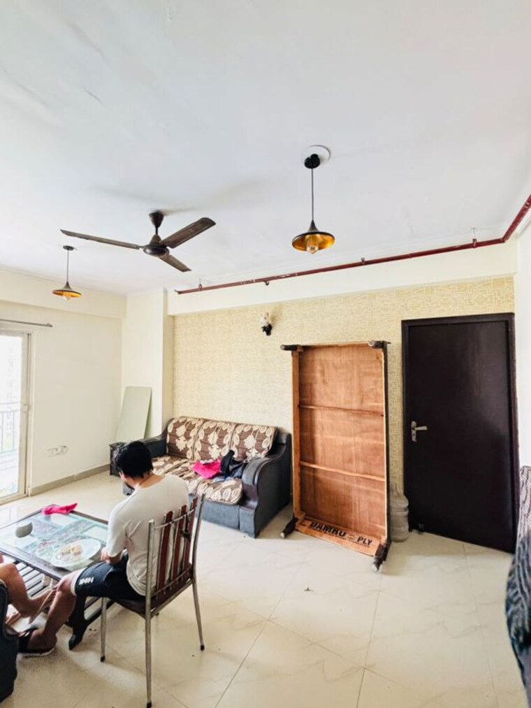 Team Area, amrapali-silicon-city 3 Bedroom 1835 Sq.Ft. Apartment In Sector 76 Noida 10627817