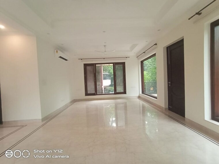 Room, greater kailash ii 4 Bedroom 550 Sq.Ft. Builder Floor In Greater Kailash ii Delhi 10627825