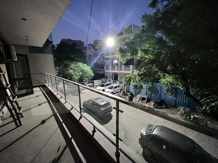 Balcony, ardee-city 3 Bedroom 240 Sq.Yd. Builder Floor In Sector 52 Gurgaon 10627831