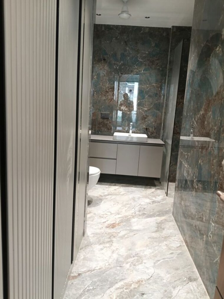 Balcony, auram-floor 3 Bedroom 2300 Sq.Ft. Builder Floor In South City 2 Gurgaon 10627836