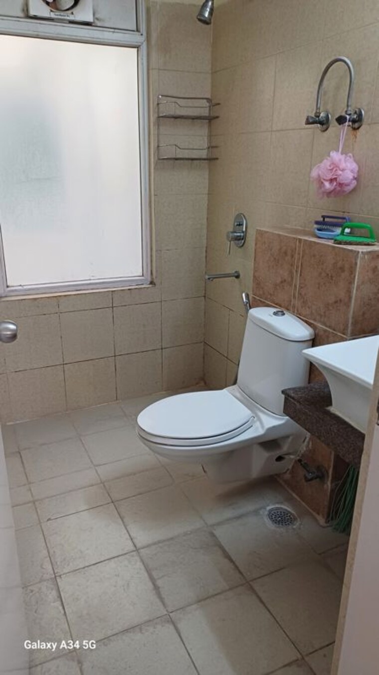 Bathroom, orchid-island 4 Bedroom 2200 Sq.Ft. Builder Floor In Sector 51 Gurgaon 10627838