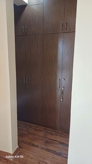 Furnished Amenities in 4 BHK Builder Floor at Orchid Island, Sector 51 – for Rent
