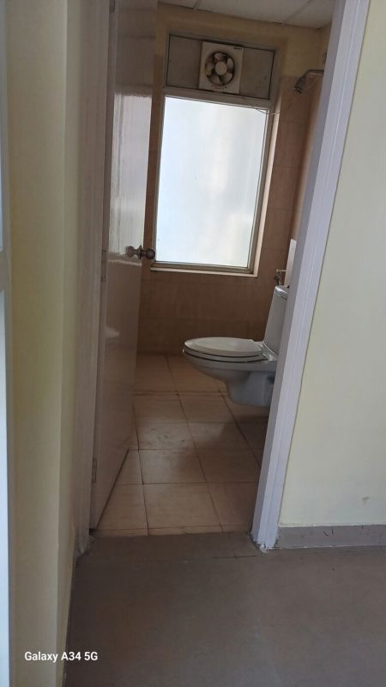 Bathroom, orchid-island 4 Bedroom 2200 Sq.Ft. Builder Floor In Sector 51 Gurgaon 10627838