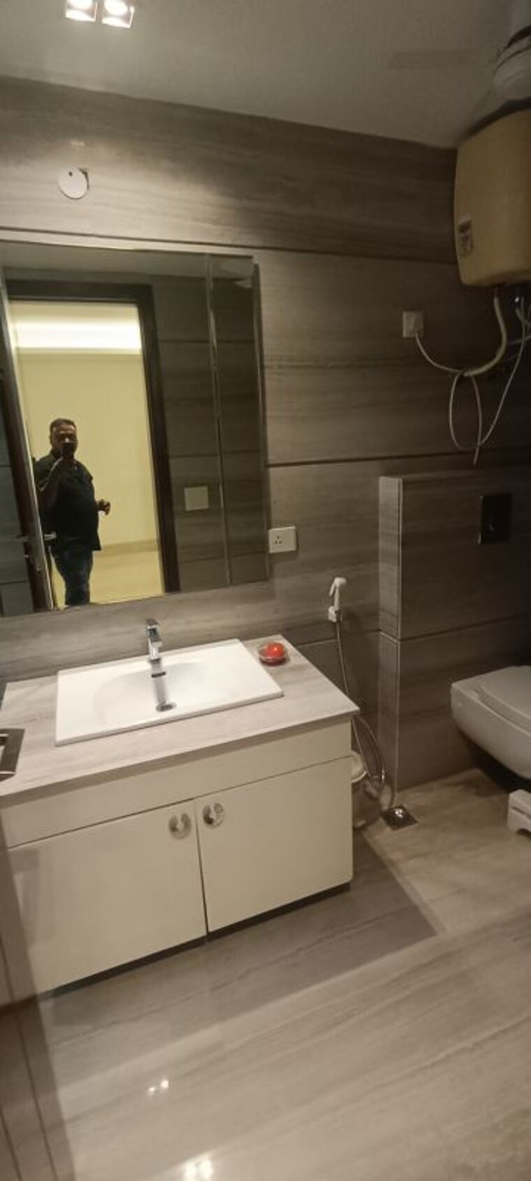 Bathroom, greater kailash ii 4 Bedroom 500 Sq.Ft. Builder Floor In Greater Kailash ii Delhi 10627841
