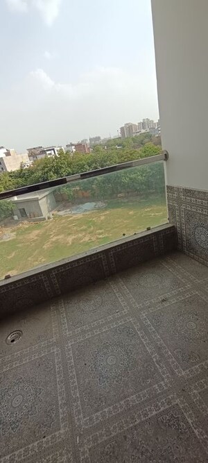 Swimming Pool in 3 BHK Builder Floor at Fidato Honour Homes, Sector 89 – for Sale