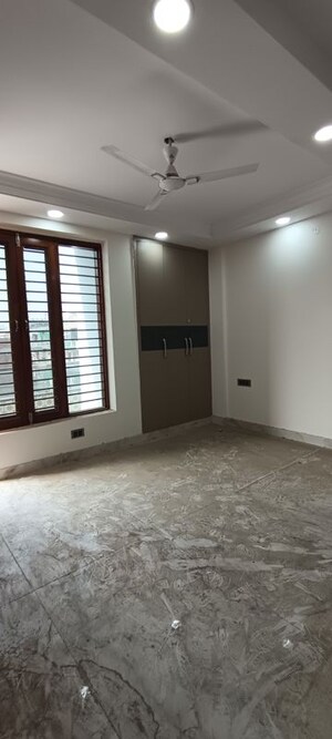 Room in 3 BHK Builder Floor at Fidato Honour Homes, Sector 89 – for Sale