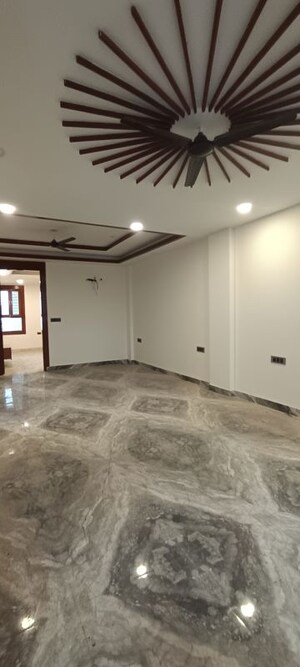 Room in 3 BHK Builder Floor at Fidato Honour Homes, Sector 89 – for Sale