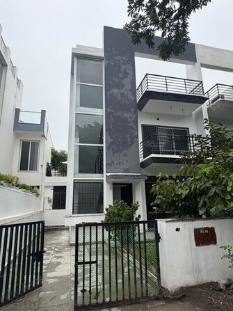 2 BHK + Store Room 2025 Sq.Ft. Villa in BPTP Parklands Villa