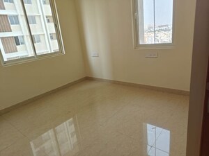 Room in 3 BHK Apartment at Aurobindo The Regent, Kondapur – for Sale