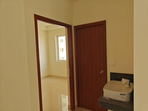 Room in 3 BHK Apartment at Aurobindo The Regent, Kondapur – for Sale