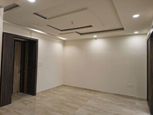Room in 6+ BHK Independent House at Gomti Nagar – for Sale