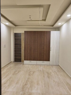 Room in 6+ BHK Independent House at Gomti Nagar – for Sale