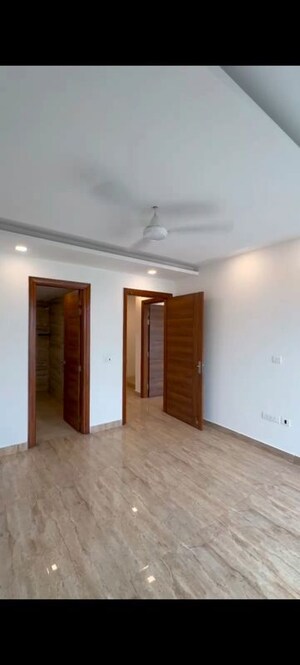 Room in 3 BHK Builder Floor at Puri Kohinoor, Sector 89 – for Sale