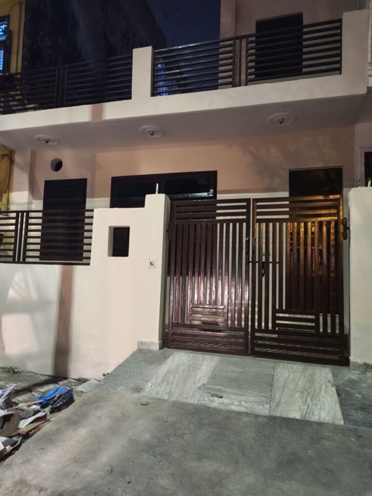 Cover Image, sigma ii greater noida 4 Bedroom 200 Sq.Mt. Villa In Sigma Ii Greater Noida Greater Noida 10608336